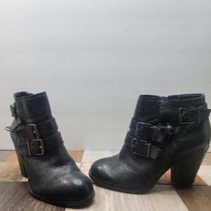 Women's 6.5M Round Toe Black Ankle Boots